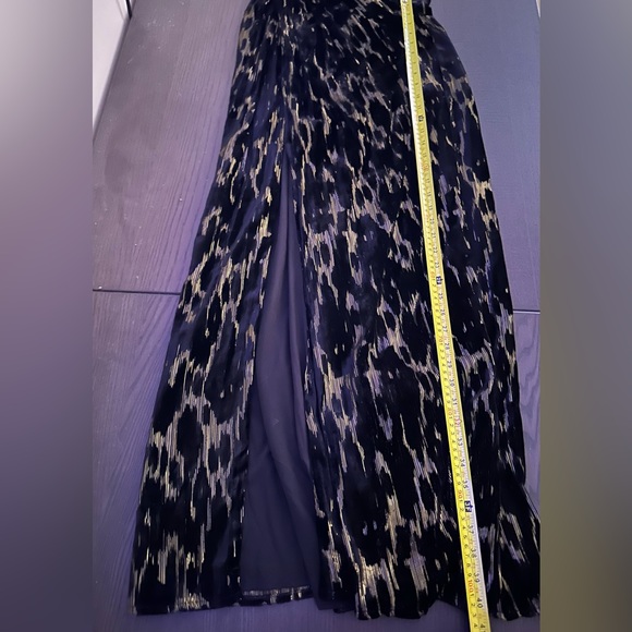 BCBGMaxAzria Jaxon One-shoulder Black/Gold Velvet Evening Dress sz 6 (Like New!) - Picture 14 of 16